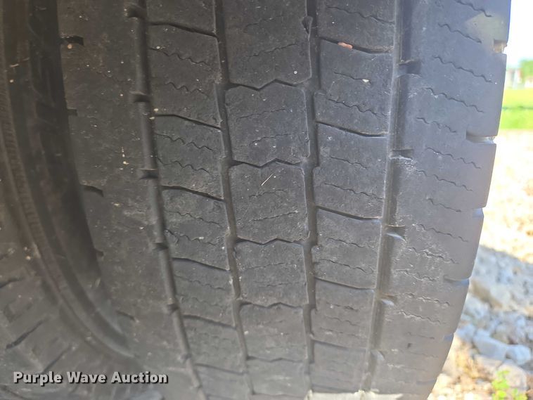 image for item EN8249 2006 Ford E450 school bus