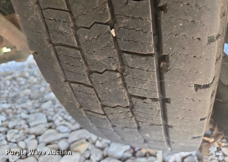 image for item EN8249 2006 Ford E450 school bus