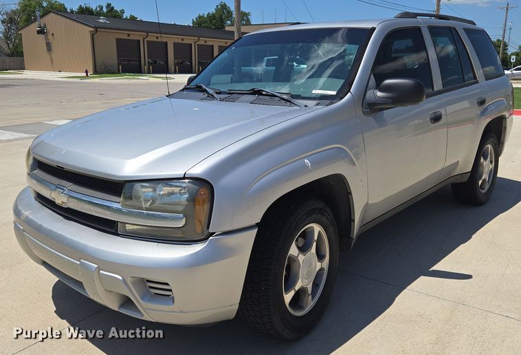 image for item EN8258 2008 Chevrolet Trailblazer LS SUV
