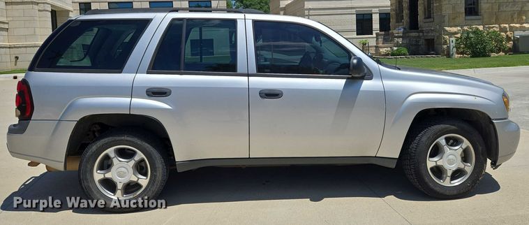 image for item EN8258 2008 Chevrolet Trailblazer LS SUV