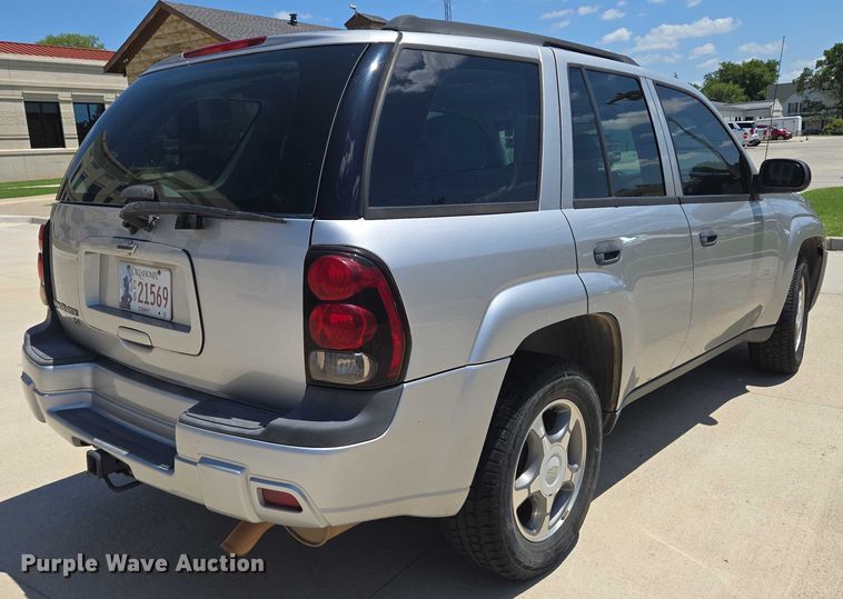 image for item EN8258 2008 Chevrolet Trailblazer LS SUV
