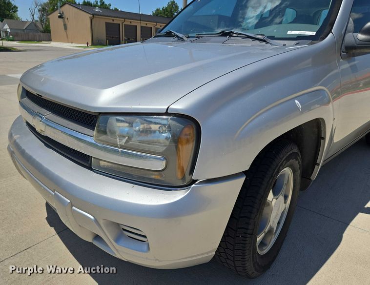 image for item EN8258 2008 Chevrolet Trailblazer LS SUV