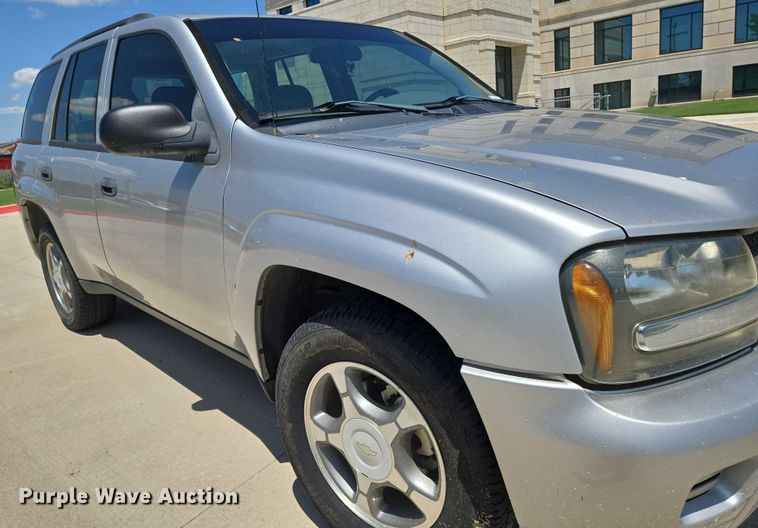 image for item EN8258 2008 Chevrolet Trailblazer LS SUV