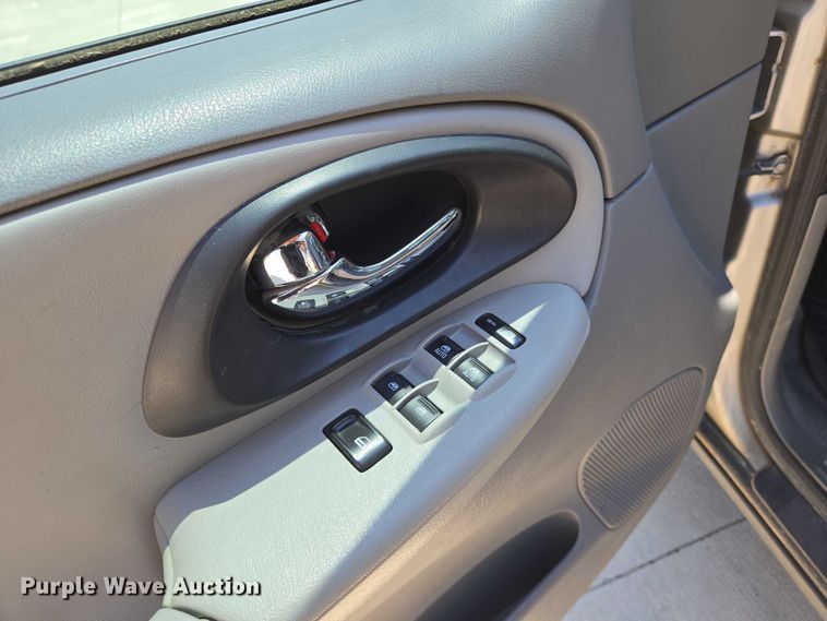 image for item EN8258 2008 Chevrolet Trailblazer LS SUV