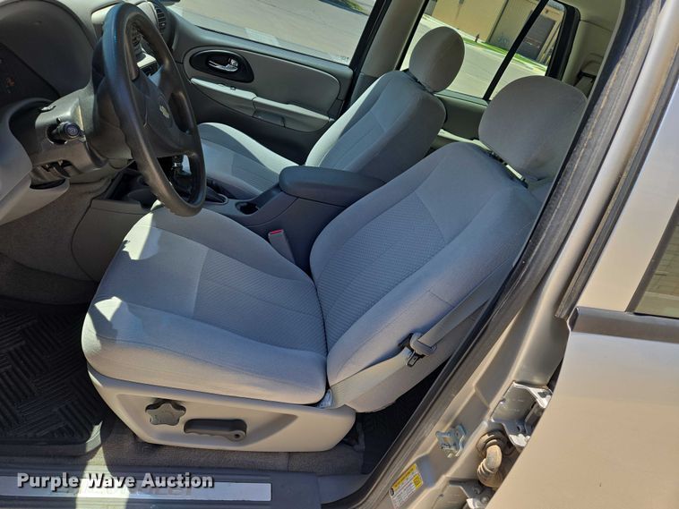 image for item EN8258 2008 Chevrolet Trailblazer LS SUV