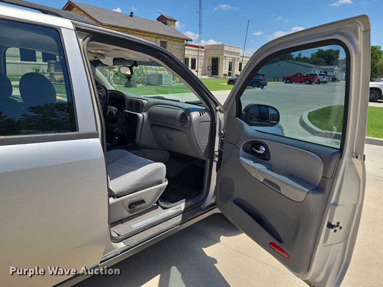 image for item EN8258 2008 Chevrolet Trailblazer LS SUV