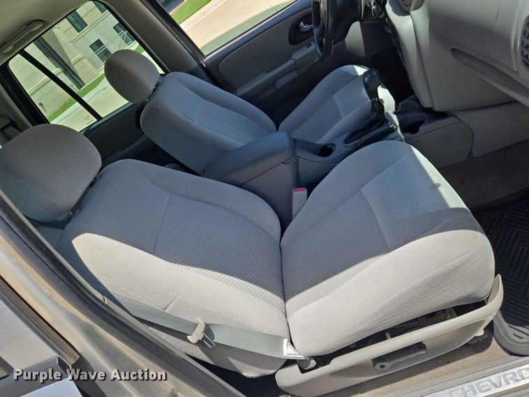 image for item EN8258 2008 Chevrolet Trailblazer LS SUV