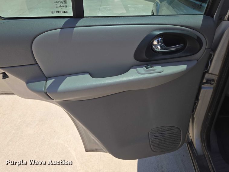 image for item EN8258 2008 Chevrolet Trailblazer LS SUV