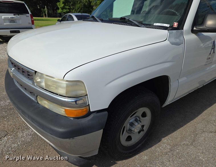 image for item EN8262 2006 Chevrolet Suburban 1500 SUV