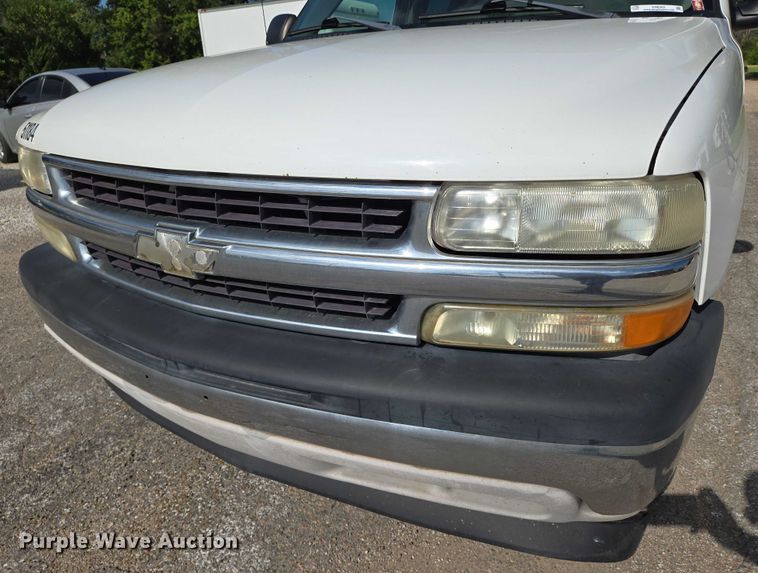 image for item EN8262 2006 Chevrolet Suburban 1500 SUV