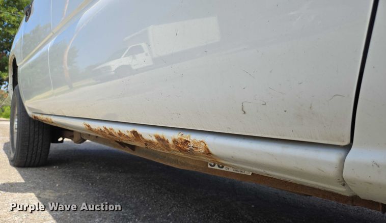 image for item EN8262 2006 Chevrolet Suburban 1500 SUV