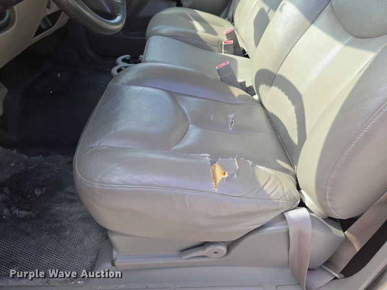 image for item EN8262 2006 Chevrolet Suburban 1500 SUV