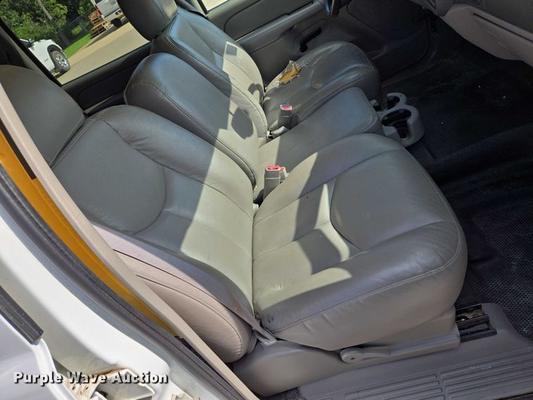 image for item EN8262 2006 Chevrolet Suburban 1500 SUV