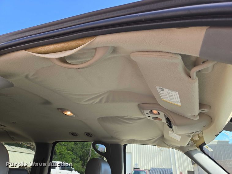 image for item EN8262 2006 Chevrolet Suburban 1500 SUV