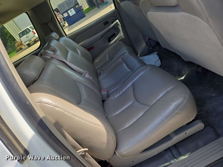 image for item EN8262 2006 Chevrolet Suburban 1500 SUV