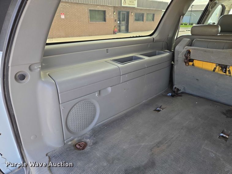 image for item EN8262 2006 Chevrolet Suburban 1500 SUV