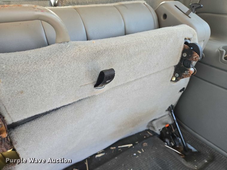 image for item EN8262 2006 Chevrolet Suburban 1500 SUV