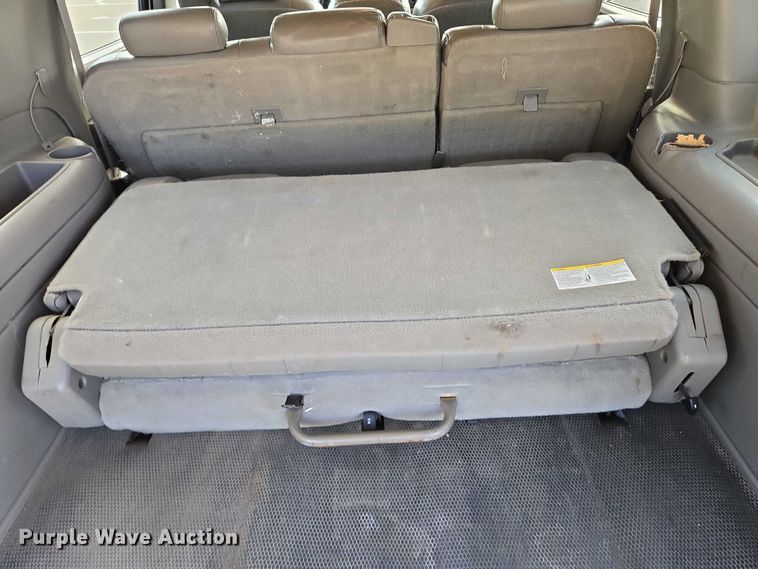 image for item EN8262 2006 Chevrolet Suburban 1500 SUV