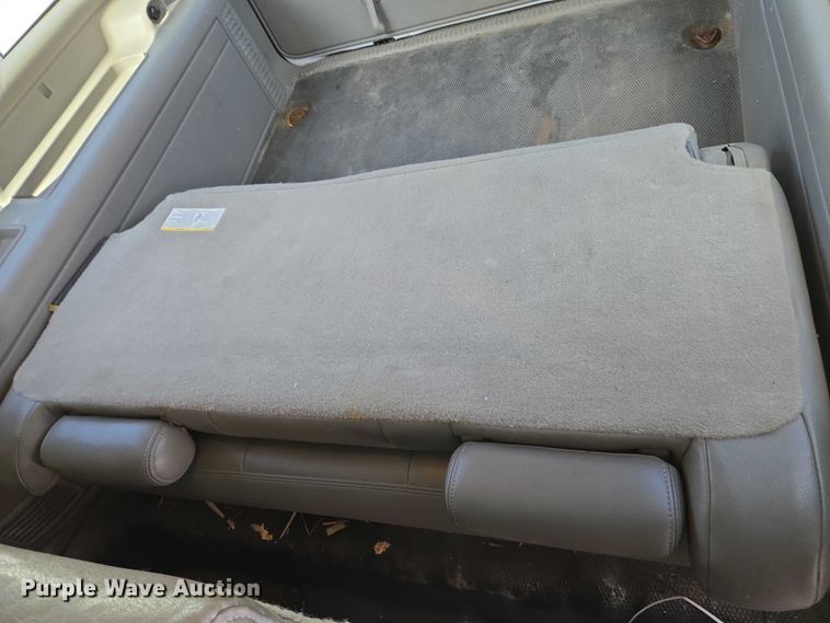 image for item EN8262 2006 Chevrolet Suburban 1500 SUV