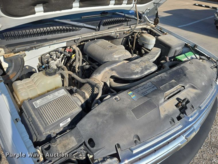 image for item EN8262 2006 Chevrolet Suburban 1500 SUV