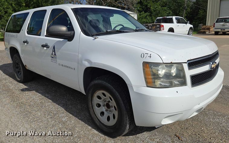 image for item EN8263 2007 Chevrolet Suburban 1500 SUV