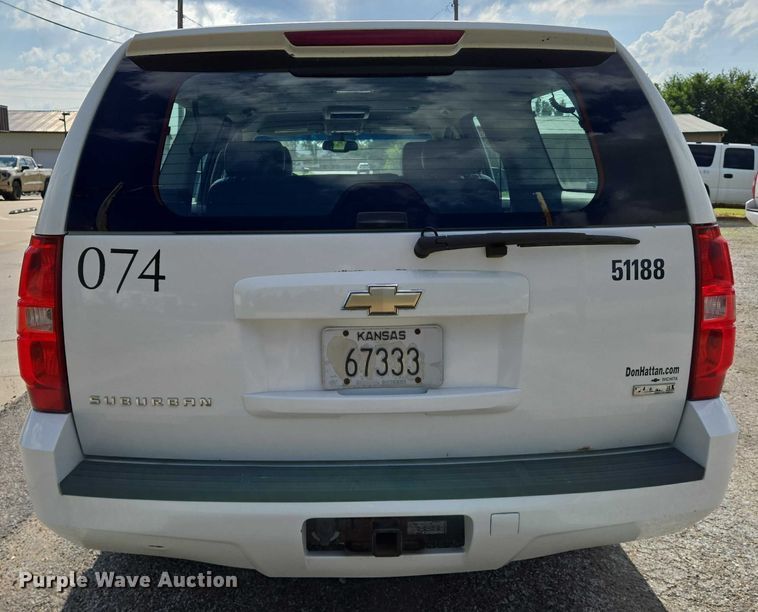 image for item EN8263 2007 Chevrolet Suburban 1500 SUV