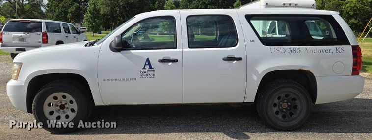 image for item EN8263 2007 Chevrolet Suburban 1500 SUV