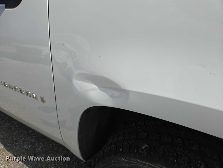 image for item EN8263 2007 Chevrolet Suburban 1500 SUV