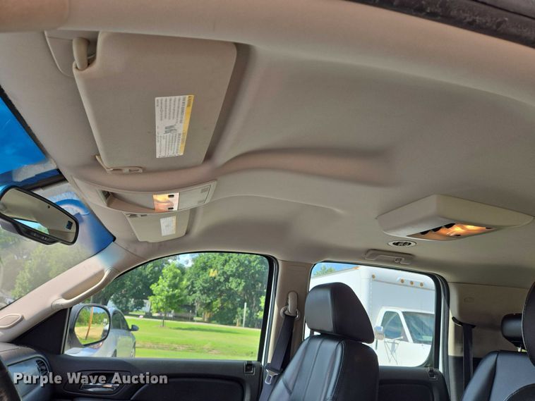 image for item EN8263 2007 Chevrolet Suburban 1500 SUV