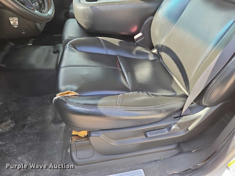 image for item EN8263 2007 Chevrolet Suburban 1500 SUV