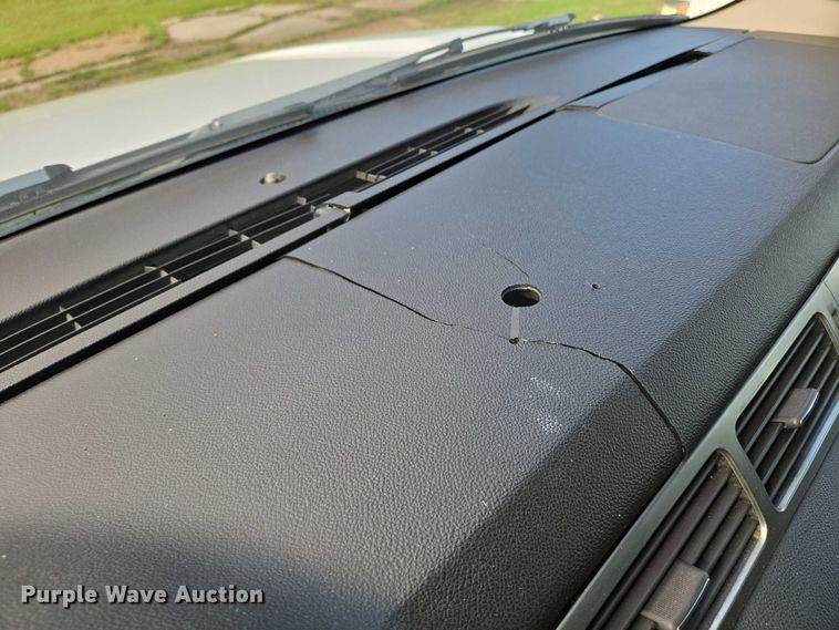 image for item EN8263 2007 Chevrolet Suburban 1500 SUV