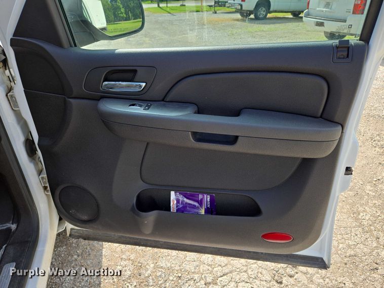 image for item EN8263 2007 Chevrolet Suburban 1500 SUV