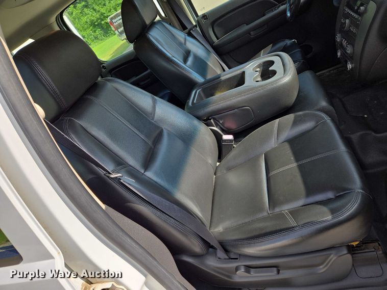 image for item EN8263 2007 Chevrolet Suburban 1500 SUV