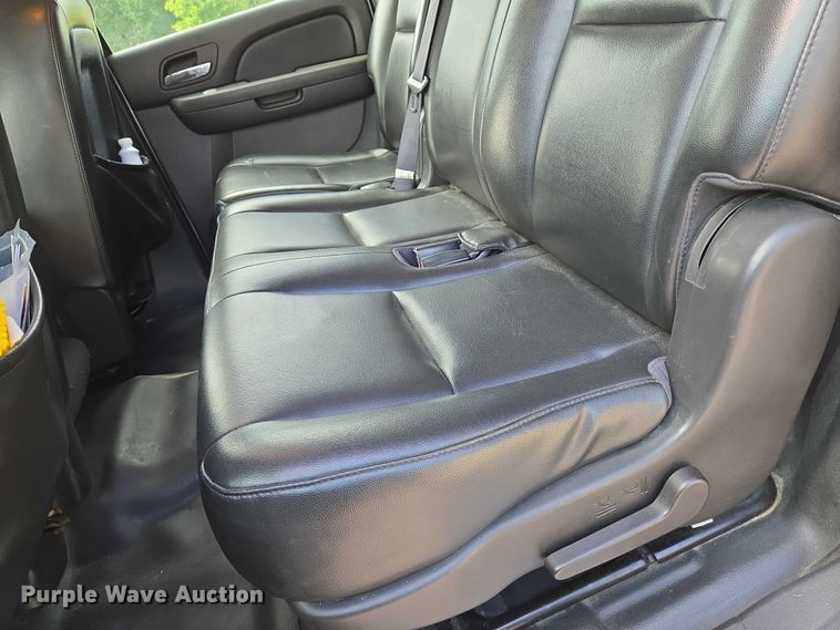 image for item EN8263 2007 Chevrolet Suburban 1500 SUV