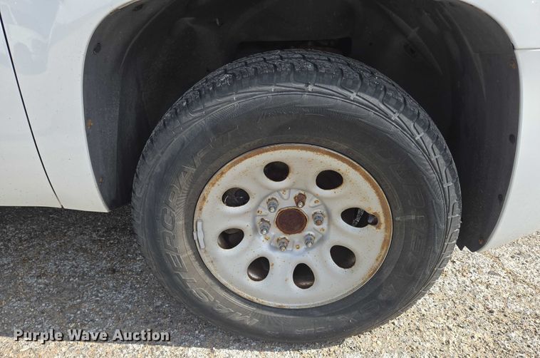 image for item EN8263 2007 Chevrolet Suburban 1500 SUV