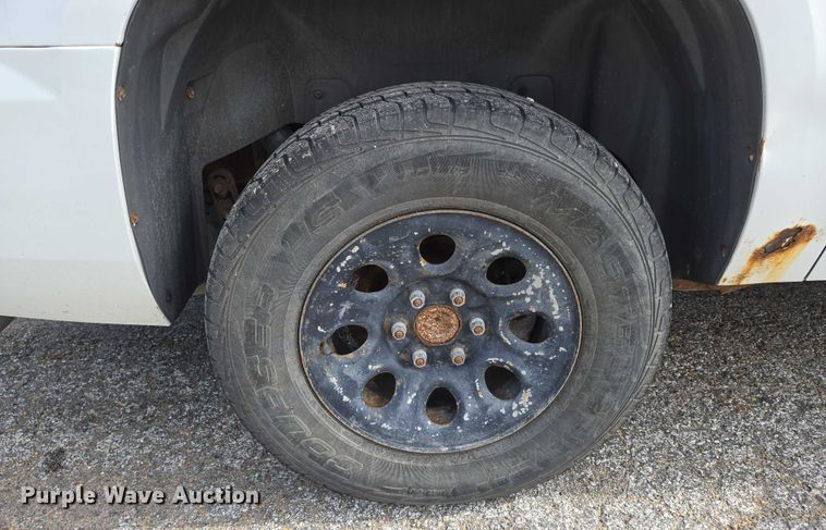 image for item EN8263 2007 Chevrolet Suburban 1500 SUV