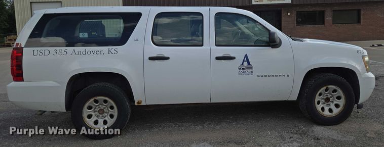 image for item EN8264 2007 Chevrolet Suburban 1500 SUV