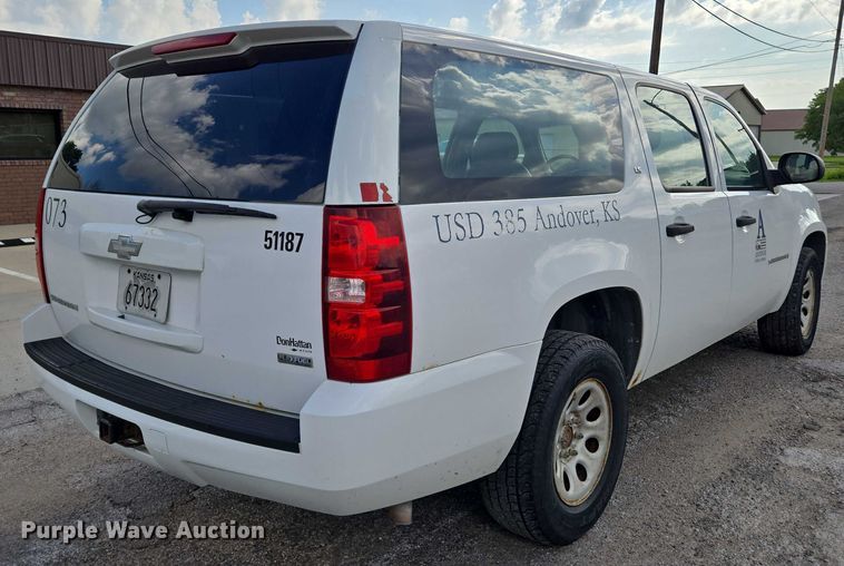 image for item EN8264 2007 Chevrolet Suburban 1500 SUV