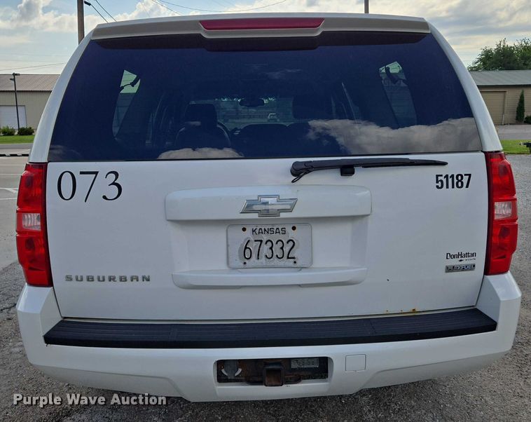 image for item EN8264 2007 Chevrolet Suburban 1500 SUV