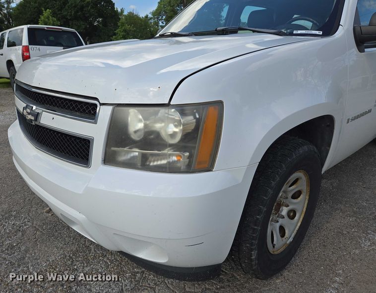 image for item EN8264 2007 Chevrolet Suburban 1500 SUV