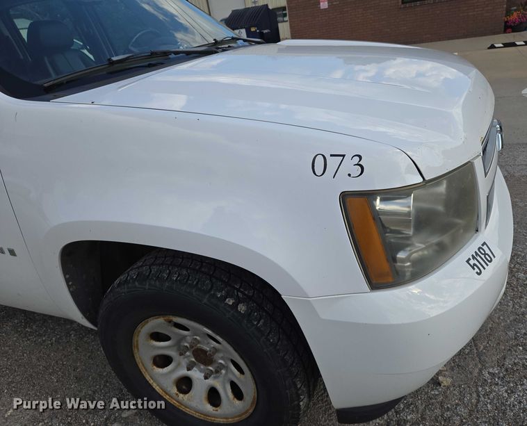 image for item EN8264 2007 Chevrolet Suburban 1500 SUV