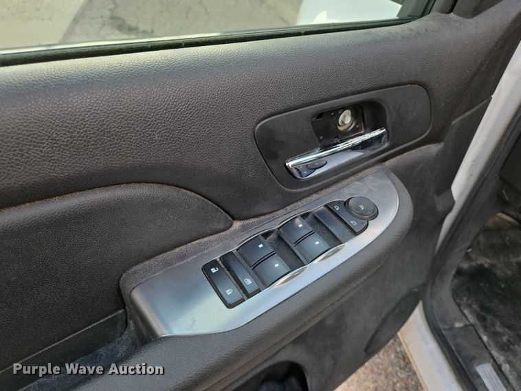 image for item EN8264 2007 Chevrolet Suburban 1500 SUV