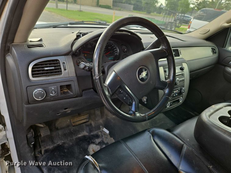 image for item EN8264 2007 Chevrolet Suburban 1500 SUV