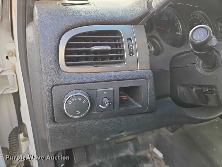 image for item EN8264 2007 Chevrolet Suburban 1500 SUV