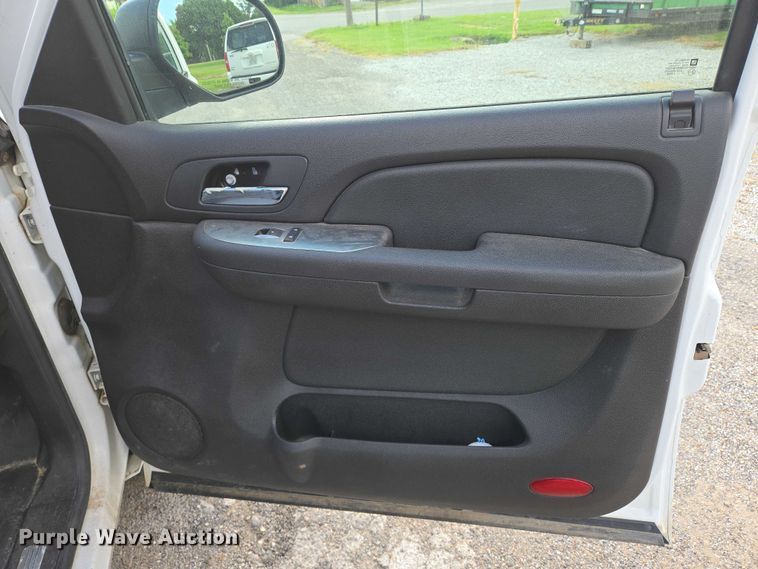 image for item EN8264 2007 Chevrolet Suburban 1500 SUV