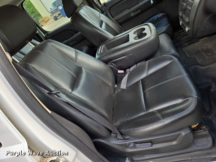 image for item EN8264 2007 Chevrolet Suburban 1500 SUV