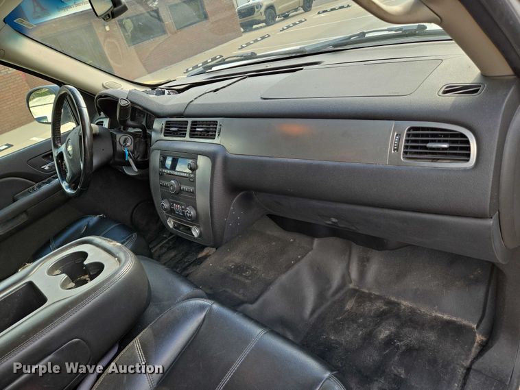 image for item EN8264 2007 Chevrolet Suburban 1500 SUV