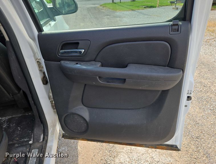 image for item EN8264 2007 Chevrolet Suburban 1500 SUV