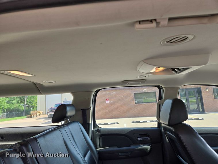 image for item EN8264 2007 Chevrolet Suburban 1500 SUV