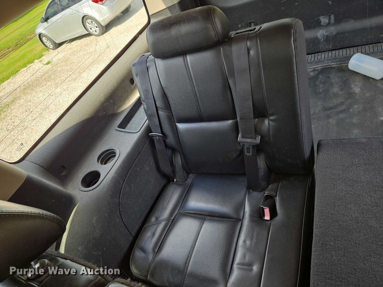 image for item EN8264 2007 Chevrolet Suburban 1500 SUV